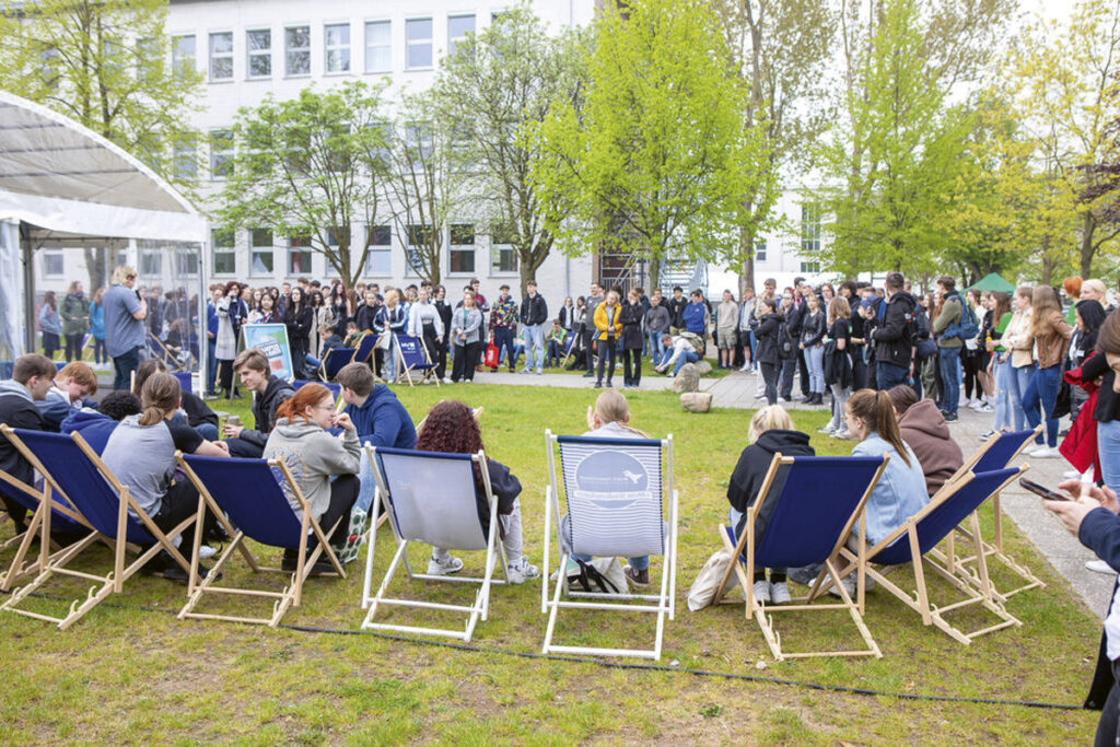 Sitzrunde am Campustag