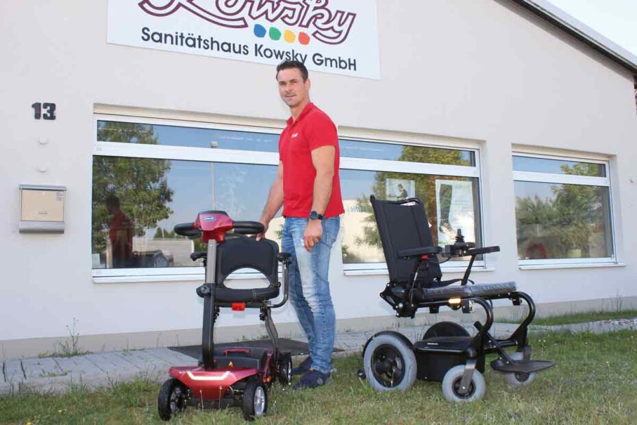 Marco Grunenberg ist der richtige Ansprechpartner, um Rollstuhl und Scooter zu erklären.