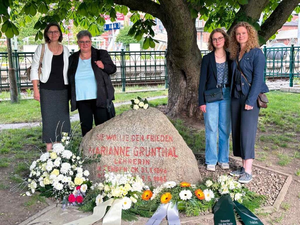 Auch Familienmitglieder waren in diesem Jahr zur Gedenkveranstaltung nach Schwerin gekommen.