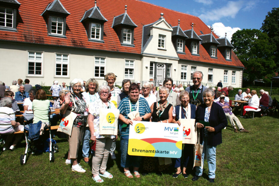 Ehrenamtliche Mitglieder der Ludwigsluster Ortsgruppe der Volkssolidarität
