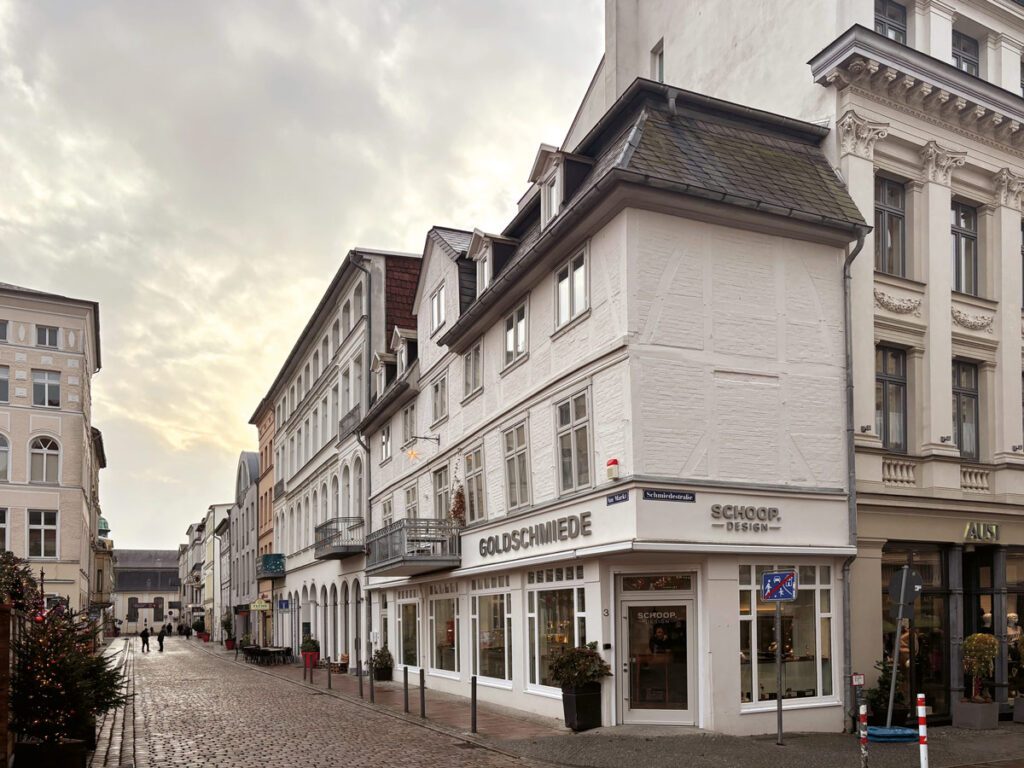 Hinter Mecklenburger Fassaden (84) Markt 3
