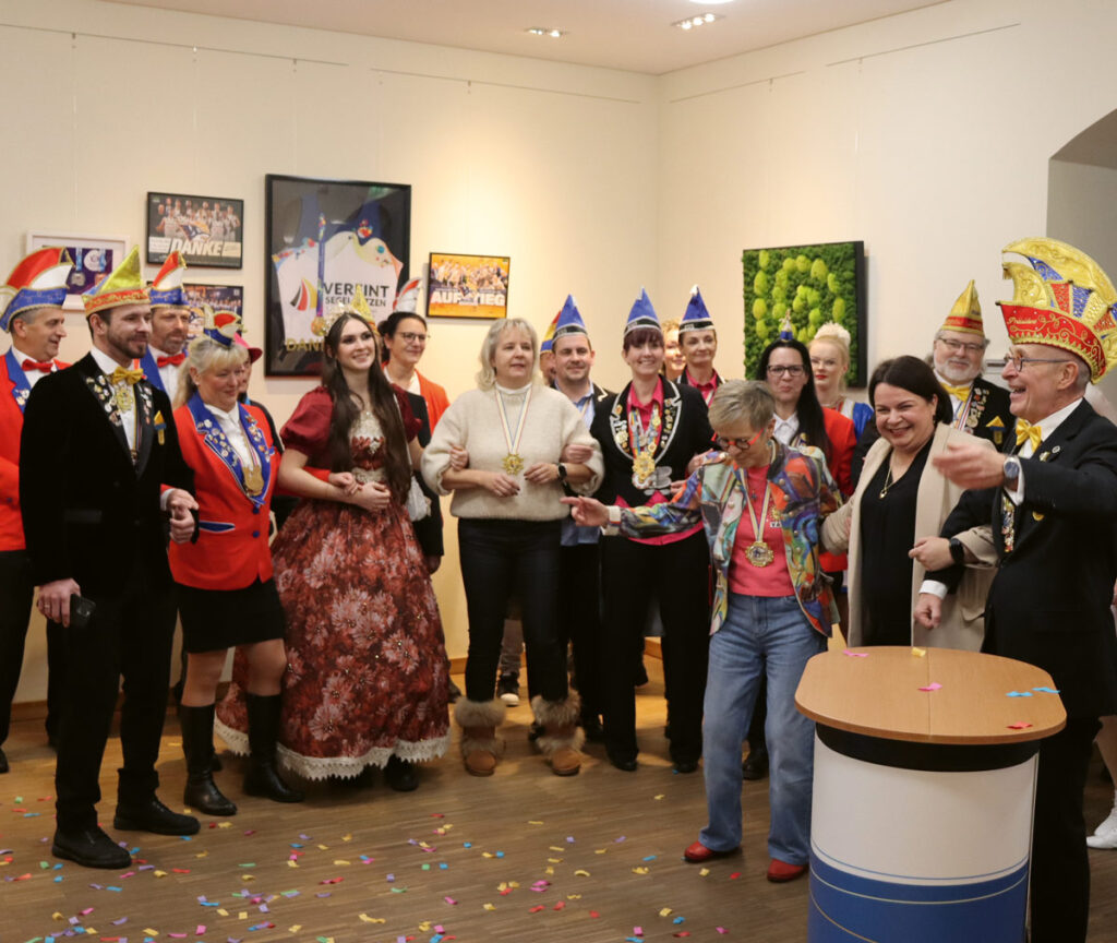 MVs Gesundheitsministerin
Stefanie Drese ist neue Trägerin des
Spaßvogelordens