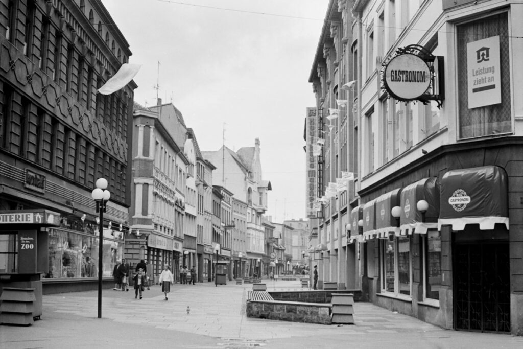 Mecklenburger Fassade (86) - Warenhaus in der Mecklenburgstraße