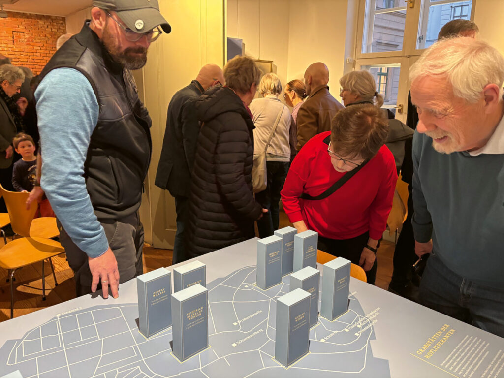 Ausstellung „Bekrönte Händler“ im Kulturforum