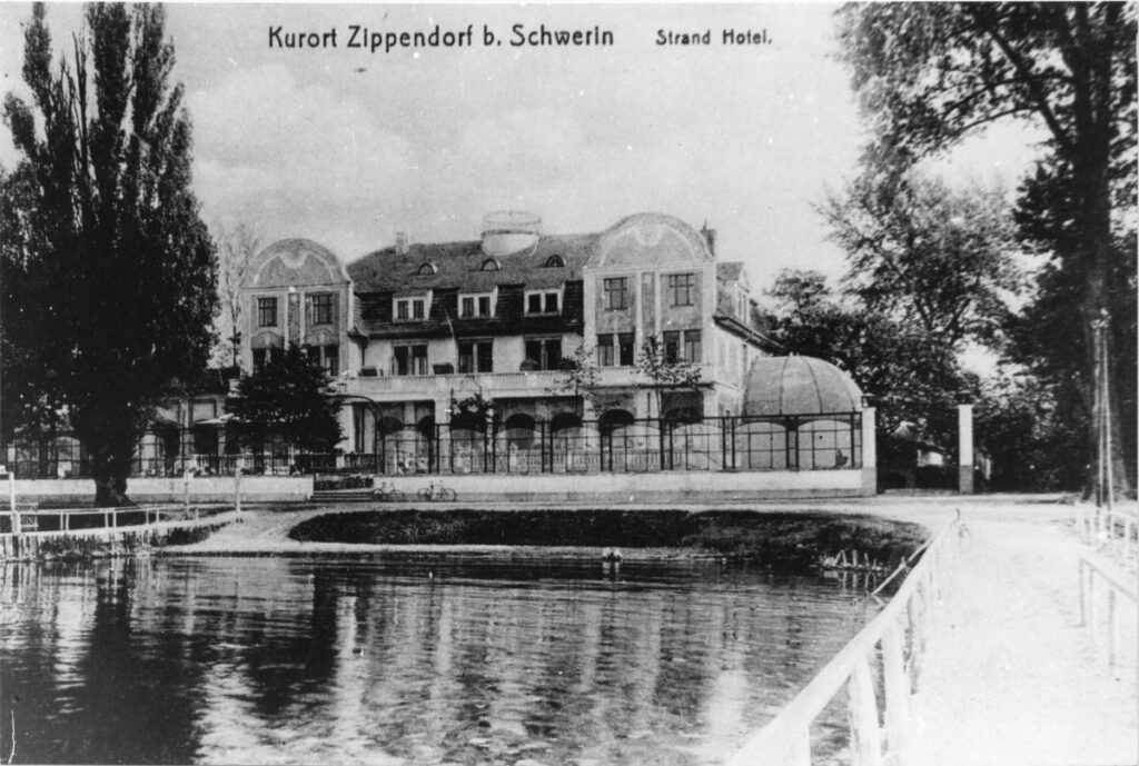 Hinter Mecklenburger Fassaden - Strandhotel in Zippendorf
