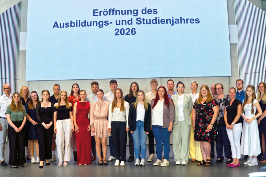Auszubildenden und Studenten mit Landrat