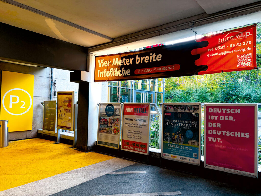 Schlosspark-Center Parkhauswerbung